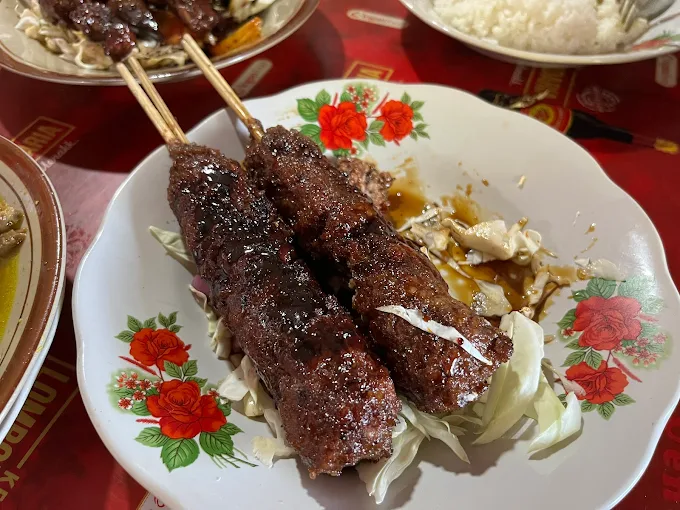 Sate buntel dengan ukuran yang cukup besar, sumber : gmaps