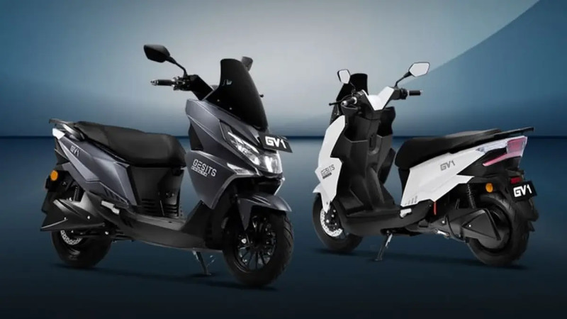 Unit motor listrik terbaru dari Brothers Trans dengan latar belakang ikon kota